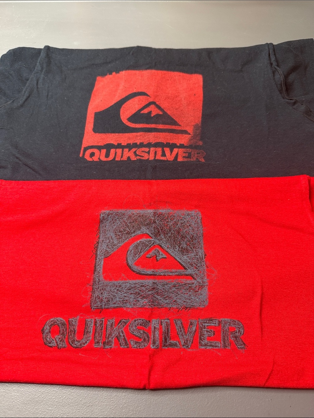 Men’s Quiksilver Logo Muscle Tees - Black & Red. Bundle of 2. Size: medium